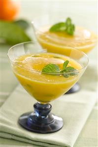 Batido de mandarinas con licor de naranjas. Receta disponible