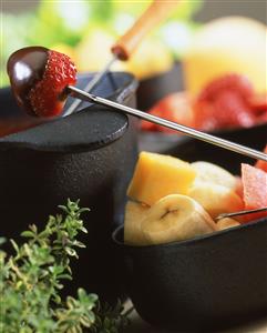 Fondue de frutas. Receta disponible.