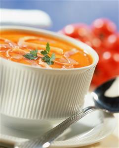 Sopa de tomate. Receta disponible TR