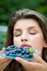 Woman with berries 