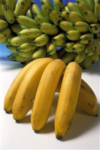 Bananas maduras y verdes. (Filipinas)