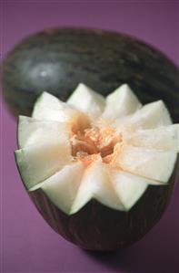 Melon abierto por la mitad. 