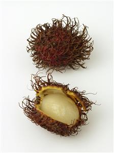 Rambutan o nefelios. Fruto abierto. Fruta tipica de tailandia.