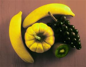 Bodegon de platanos, calabaza, kiwi y uvas. 