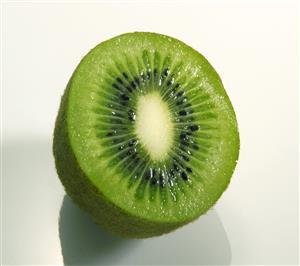 Kiwi partido.                               