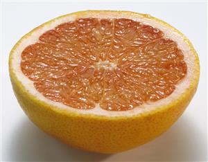 Medio pomelo.