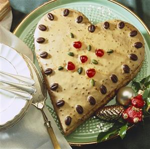 Heart-shaped cake, Christmas decoration