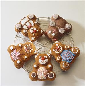 Four chocolate bears (sponge mixture)