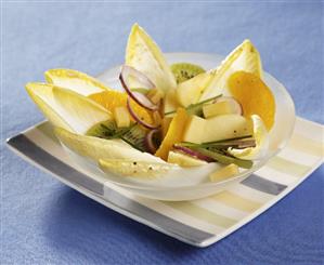 Chicory salad with fruit and cheese