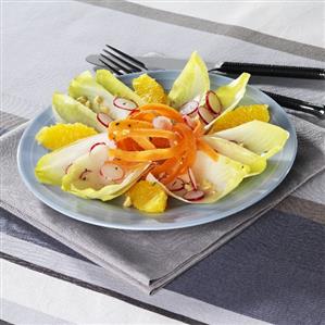 Chicory and vegetable salad with orange segments