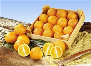 Oranges in a wooden box