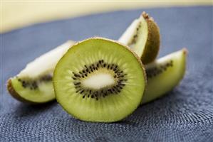 Kiwi fruit, cut into pieces