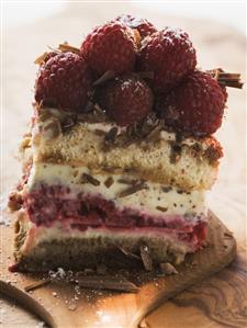 Small raspberry cake with chocolate shavings