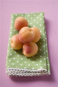 Apricots on tea towel