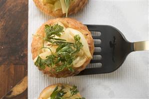 Savoury pear patties with deep-fried parsley