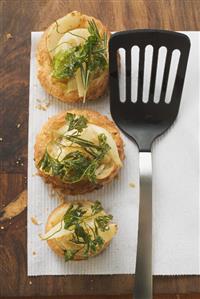 Savoury pear patties with deep-fried parsley