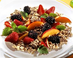 Hearty Oat Flakes with Summer Berries