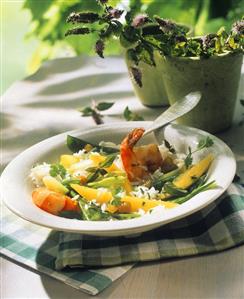 Rice with scampi, mangetout peas, mango and coriander (2)