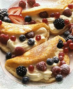 Souffle omelette with mascarpone mousse & berry filling