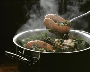 Kale with pork tripe in steaming pot