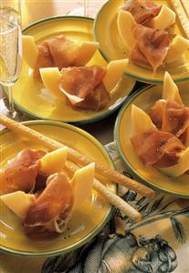 Prosciutto e melone (ham with cantaloupe melon, Italy)