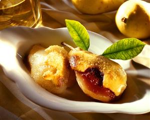 Pear brule with cranberries and cheese