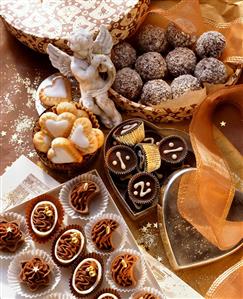 Rum truffles, fondants, cream truffles & marzipan sweets (1)