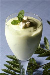 Light lime mousse with meringues