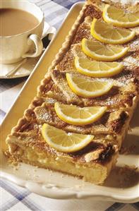 Cinnamon and lemon cream cake