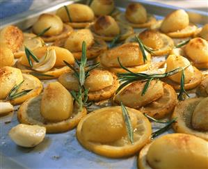 Patate alla sorrentina (lemon potatoes, Italy) (2)