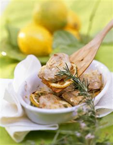 Veal escalope with lemon and rosemary (2). Prohibido su uso en portada de libro hasta julio 2014.