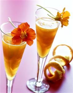 Sekt jelly with orange segments in Sekt glasses