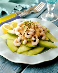 Avocado salad with honeydew melon and shrimps