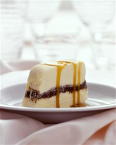 Vanilla ice cream with fig filling & caramel sauce