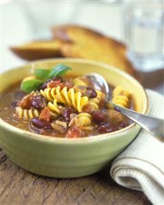 Zuppa di fagioli (Bean and onion soup with noodles, Italy)