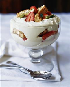 Mascarpone dessert with strawberries and almond biscuits