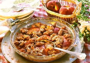 Peach cobbler sprinkled with cinnamon, USA