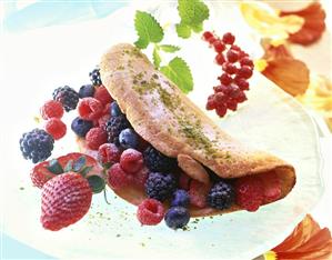 Sponge omelette with berries