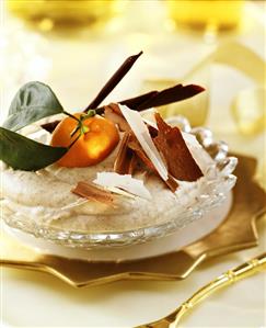 Honey gingerbread mousse with chocolate shavings & mandarin