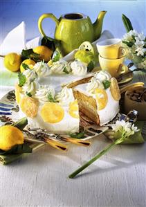 Lemon sponge gateau with cream