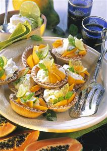 Papaya tartlets with lime cream (1)