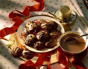 Chocolate macaroons, with espresso