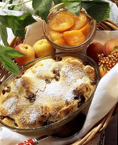 Kipferlkoch: Austrian dessert with raisins (1)