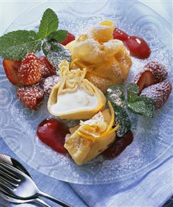 Fried crepe parcels with ice cream filling (2)