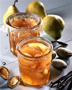 Pear jam with vanilla and fresh almonds