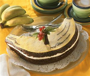 Banana and chocolate cake in shape of banana (1)