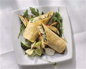 Tortillas with a filling of mushrooms, rocket & apples (2)