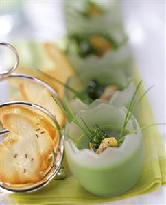 Broccoli and basil soup in Easter bowl (5)