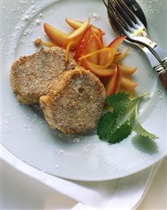 Quark potato cakes with cinnamon sugar & nectarine sauce (1)