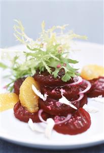 Beetroot salad with orange segments and horseradish